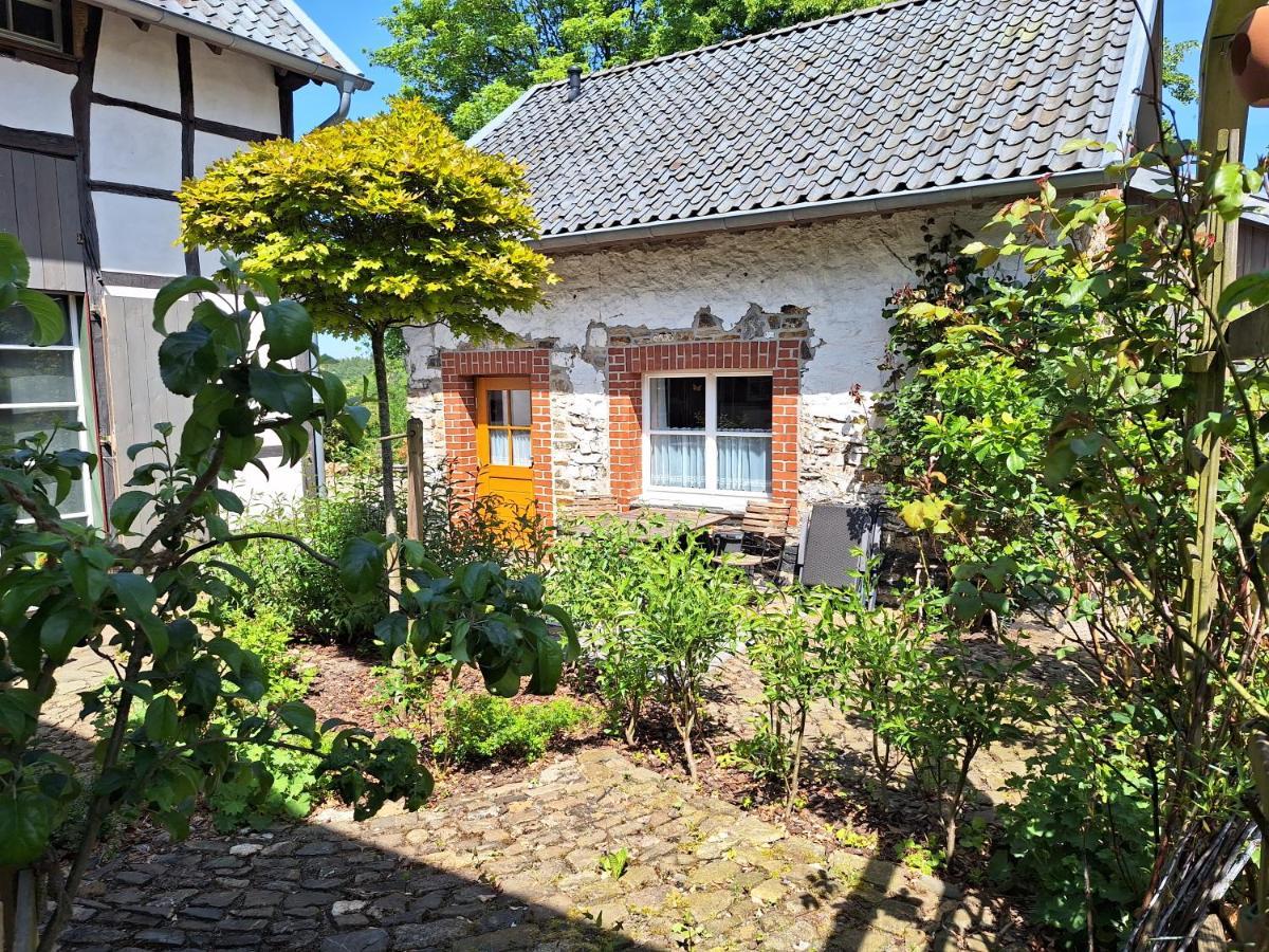 Ferienhaus Altes Backhaus Roetgen Exterior foto